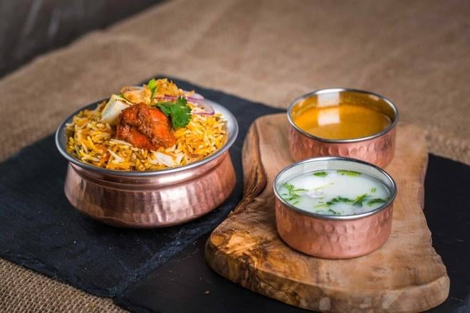 Bucket Vijayawada Chicken Biryani.