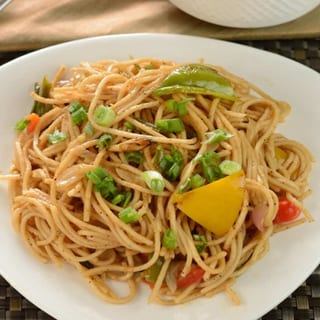 Egg Hakka Noodles
